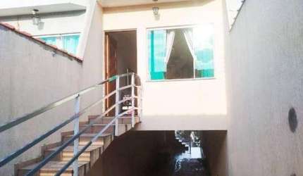 Espaçoso sobrado a venda no Parque Cruzeiro do Sul, 3 dorms sendo 1 suíte e 5 vagas de garagem por R$ 700.000 - São Paulo / SP