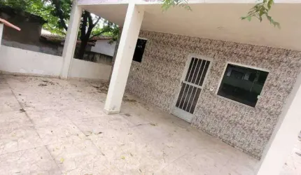 Casa linear com 3 quartos na Estrada do Monteiro, Campo Grande-RJ