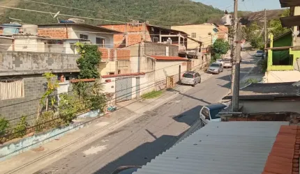 Excelente casa, próximo a Estrada do Cachamorra