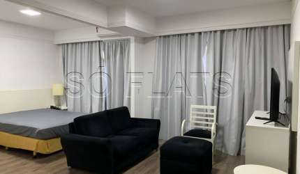 Studio mobiliado disponível para locação com 33m², 1 dormitório e 1 vaga.