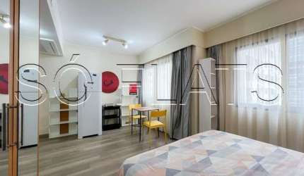 Apartamento totalmente mobiliado à venda em Moema.