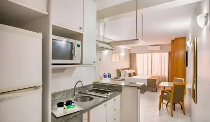 Flat mobiliado com serviços para investimento no pool hoteleiro.