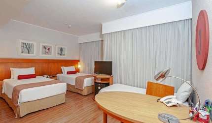 Flat em Moema, prox a Av. Sto Amaro, faculdades FMU e Anhembi Morumbi