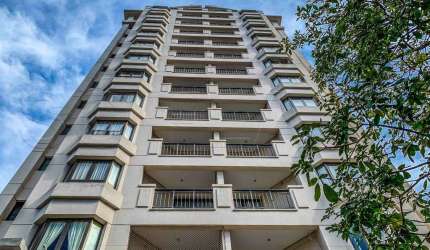 Estanconfor Moema no pool para investimento, flat alto padrão com 02 dormitório.