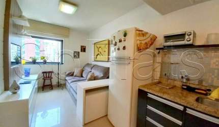 Apto no Le Premier com 28m², 1 dormitório e 1 vaga de garagem, disponível para locação.