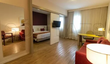 Flat no Quality Alphaville, disponível para locação contendo 32m², 1 vaga e 1 dormitório.