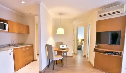 Apartamento com 02 dormitórios e excelente localização na Vila Olímpia.