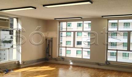 Edificio Conselheiro Paula Souza, sala comercial disponível para locação contendo 72m² e 1 vaga.