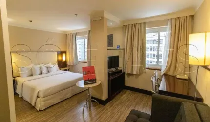 Flat Transamérica International Plaza disponível para venda com 40m², 02 dorms e 01 vaga de garagem
