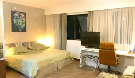 Flat reformado próximo ao Metro Moema e Shopping Ibirapuera com entrada imediata.