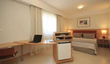 Flat Tsue Bienal para morar ou investir