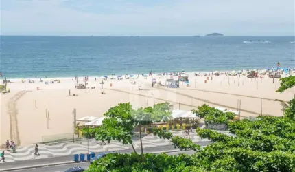 Copacabana, frente mar, reformado na Avenida Atlântica, 3 quartos, 2 suites, 1 vaga