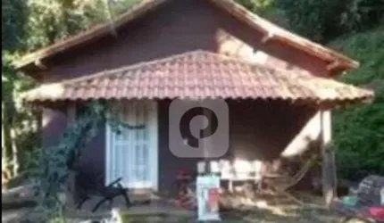 Casa em terreno lindo e arborizado - Parque do Ingá - Teresópolis