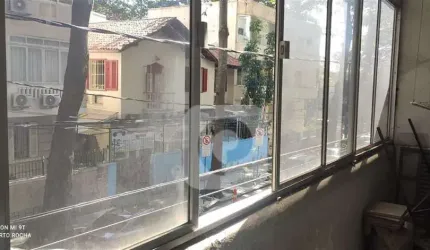 Apartamento com dois quartos na urca!
