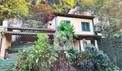 SELECIONE - Casa 6 quartos, sendo 2 suítes
