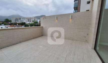 Cobertura linear à venda com 4 quartos no Leblon
