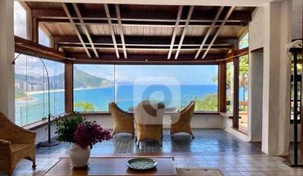 Casa com vista Mar à venda com 4 quartos no Joá com 461m²