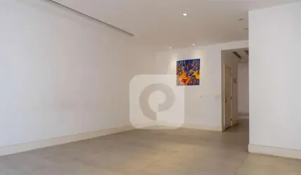 Apartamento 3 quartos na quadra da praia do Flamengo entre Posto 5 e 6 a Venda