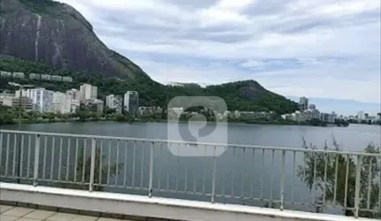 Cobertura linear de 2 quartos, com 139M² na Lagoa