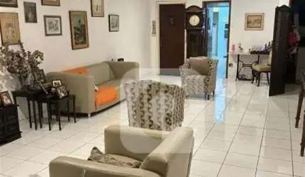 Apartamento amplo e arejado de 120m² a poucos metros da Praia de Copacabana!