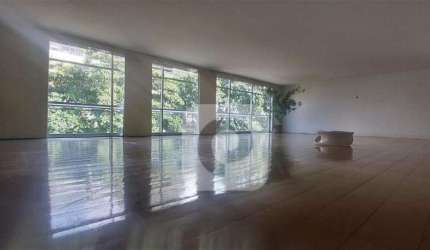 Quadra da praia, 1 por andar, 297 m2, 3 quartos, luxo!