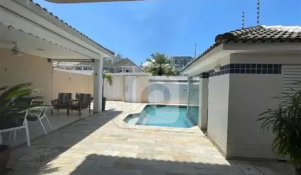 Recreio dos Bandeirantes  Casa Tríplex 4 Suítes  257 m² .