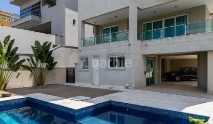 Casa em condomínio fechado com 4 quartos para alugar na Alameda das Aroeiras, 101, Alphaville, Santana de Parnaíba por R$ 30.000