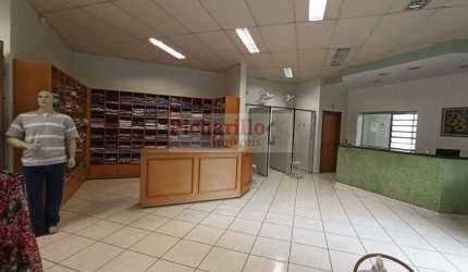 Casa para Venda em São Carlos, Centro, 1 dormitório, 2 banheiros, 2 vagas