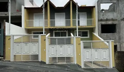 Sobrado novo em uma localização excelente na Vila Morse com 3 dorms e 1 suite