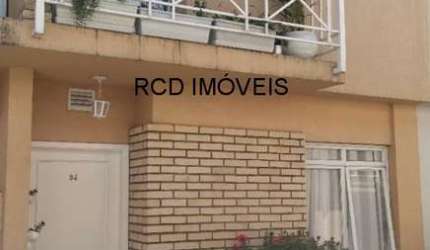 Casa em Condomínio 3 Quartos, 1 Suíte, 2 Salas, 2 Banheiros, 4 Vagas