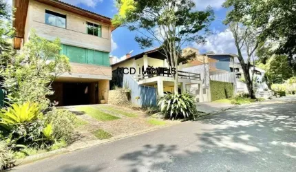 Aluguel de Casa em Condomínio de Luxo em Cotia-SP, Jardim das Flores: 4 Quartos, 2 Suítes, 1 Sala, 3 Banheiros, 4 Vagas, 350m².