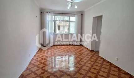 Apartamento na Quadra da Praia de 2 Dormitórios com 1 vaga de Garagem Demarcada