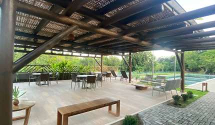 Casa 3/4 sendo 2 suites com garden e 2 vagas