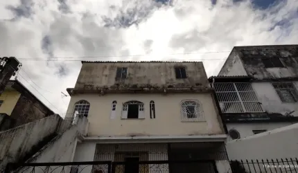 Casa 3/4 com dependência