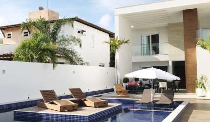 Casa alto padrão 5 suítes e 4 vagas - Porteira fechada