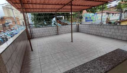 Casa 3/4 com cobertura gourmet para festas e 2 vagas