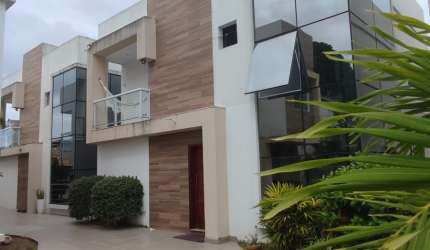 Casa 4/4 em Pitangueiras