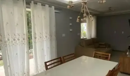 Casa de Condomínio com 3 Quartos e 4 banheiros