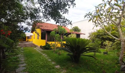 Casa na praia com anexos