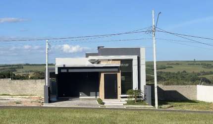 Casa à venda no Condomínio Bosque Mistral - Jardim Carvalho