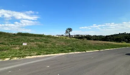 Terreno a venda na Residencial Pinheirinho na cidade de Vinhedo/SP