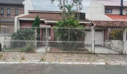 Ótima casa na Igara para venda! SEMI MOBILIADO