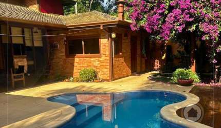 CASA À VENDA COM 350 M² | 3 QUARTOS | 1 SUÍTE | 4 BANHO | 2 VAGAS | SERRA DA CANTAREIRA!