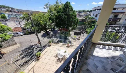 Triplex Solar Maruípe: Oportunidade Única!
