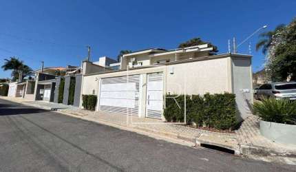 Casa com 3 dormitórios sendo 1 suíte, com 213,10m² no valor de R$ 1.350.000, na Vila Gardênia em Atibaia/SP