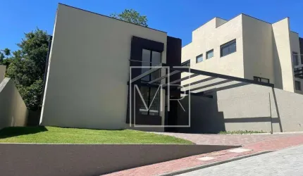 Casa em Condomínio Exclusiva 03 dormitórios 03 suítes Alto padrão