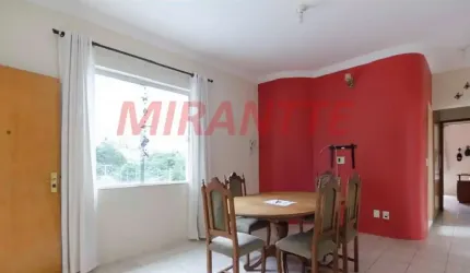 Apartamento de 84m² com 2 quartos em Água Fria