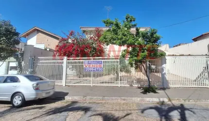 Sobrado de 252m² com 4 quartos em Tremembe