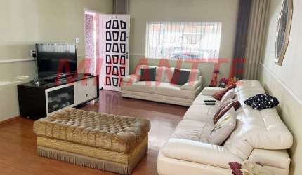 Sobrado de 110m² com 3 quartos em Água Fria