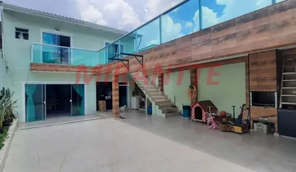 Sobrado de 180m² com 4 quartos em Vila Nivi